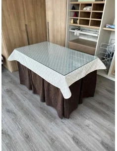 Ropa de Mesa Camilla Doble Grueso 10 Pliegues Chocolate con Tapete Crema