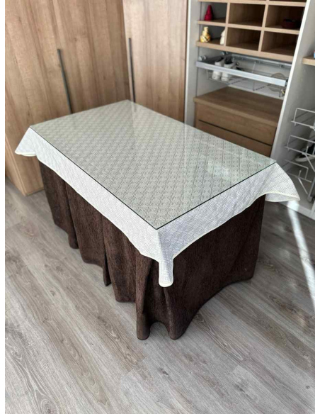 Ropa chenilla 8-10 Pliegues color Chocolate con Tapete Rombos