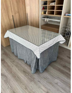 Ropa de mesa camilla chenilla 8 pliegues color Gris con Tapete Rombos