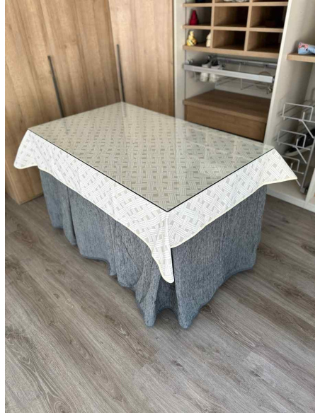 Ropa chenilla 8-10 Pliegues color Gris con Tapete Lazos