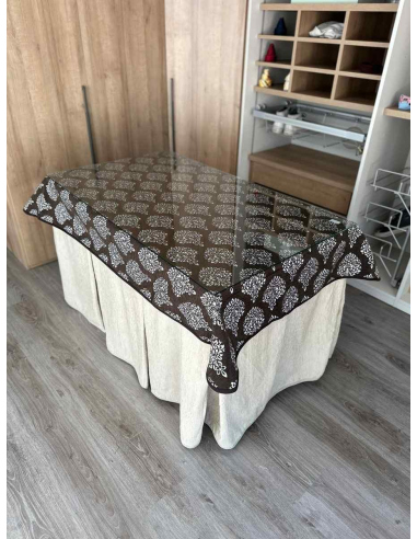 Ropa de mesa chenilla 8 pliegues color Beige con Tapete Acebo