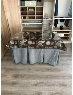 Ropa de mesa camilla chenilla 8 pliegues color Gris con Tapete Mandala 2