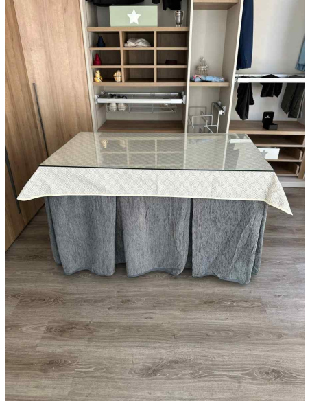 Ropa de mesa camilla chenilla 8 pliegues color Gris con Tapete Rombos