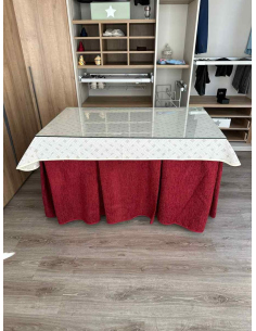 Ropa mesa camilla chenilla 8 pliegues color Rojo con Tapete Lazos 2