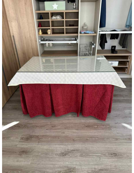 Ropa de mesa de camilla Chenilla 8 Pliegues color Rojo con Tapete Rombos