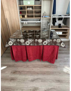 Ropa mesa camilla chenilla 8 pliegues color Rojo con Tapete Mandala 2