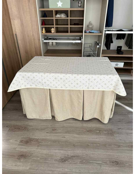 Conjunto Ropa Chenilla 8-10 Pliegues color Beige con Tapete Lazos