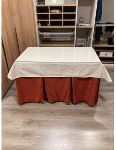 Ropa de Mesa Camilla Chenilla 10 Pliegues color Teja con Tapete Crema 2