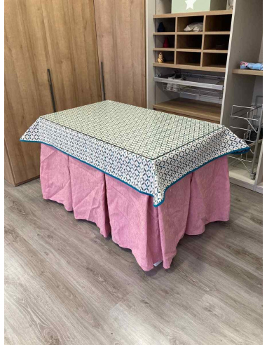 Ropa de Mesa Camilla Chenilla 10 Pliegues color Rosa Pastel con Tapete Geo