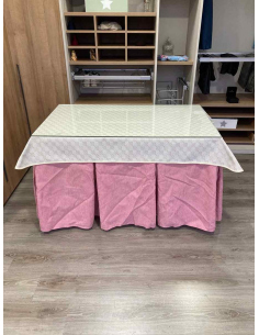 Ropa de Mesa Camilla Chenilla 10 Pliegues color Rosa Pastel con Tapete Crema 2