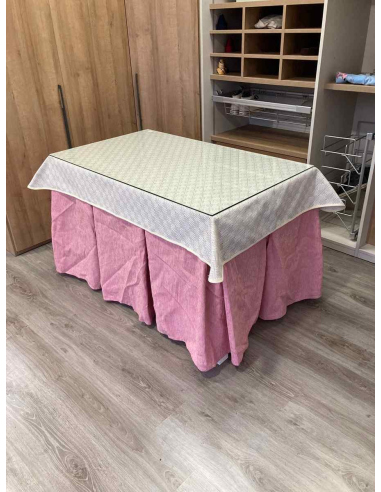 Ropa de Mesa Camilla Chenilla 10 Pliegues color Rosa Pastel con Tapete Crema