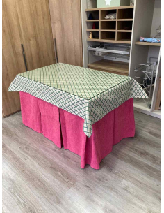 Ropa de Mesa Camilla Chenilla 10 Pliegues color Rosa Chicle con Tapete Libano Verde