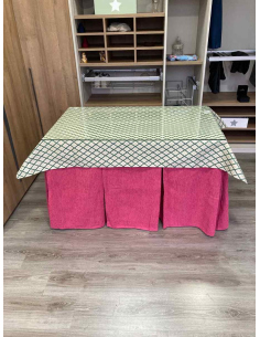 Ropa de Mesa Camilla Chenilla 10 Pliegues color Rosa Chicle con Tapete Libano Verde 2