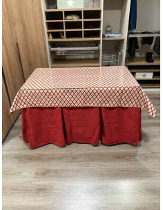 Ropa de Mesa de Camilla Chenilla 10 Pliegues color Rojo con Tapete Libano Rojo 2