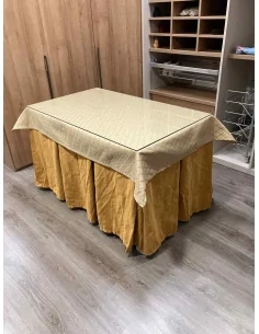 Ropa de Mesa Camilla Chenilla 10 Pliegues color Mostaza con Tapete Libano Mostaza