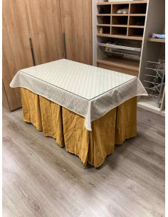 Ropa de Mesa Camilla Chenilla 10 Pliegues color Mostaza con Tapete Crema