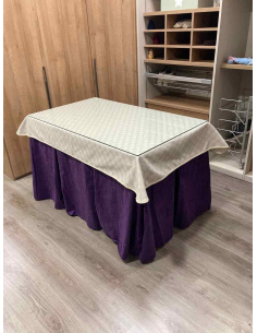 Ropa de Mesa Camilla Chenilla 10 Pliegues color Morado con Tapete Crema
