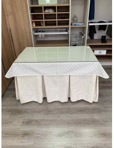 Ropa de Mesa Camilla Chenilla 10 Pliegues color Marfil con Tapete Crema 2