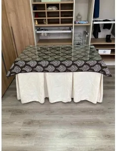 Ropa de Mesa Camilla Chenilla 10 Pliegues color Marfil con Tapete Acebo 2