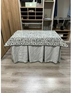 Ropa de Mesa Camilla Chenilla 10 Pliegues color Gris Claro con Tapete Sena 2
