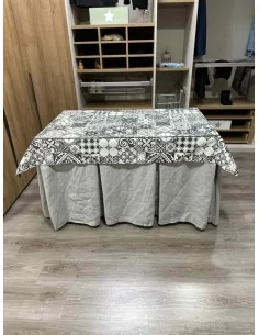 Ropa de Mesa Camilla Chenilla 10 Pliegues color Gris Claro con Tapete Mosaico 2