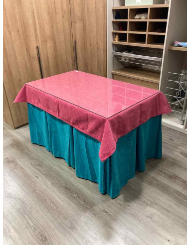 Ropa de Mesa Camilla Chenilla 10 Pliegues color Azul con Tapete Rosa