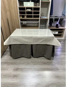 Ropa de Mesa Camilla Antimanchas Aterciopelada Triplegrueso color Chocolate con Tapete Liso Beige 2