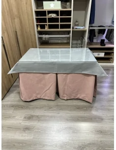 Ropa de Mesa Camilla Antimanchas Aterciopelada Triplegrueso color Rosa con Tapete Liso Gris 2