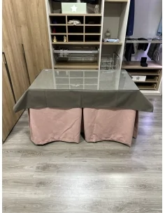 Ropa de Mesa Camilla Antimanchas Aterciopelada Triplegrueso color Rosa con Tapete Liso Chocolate 2