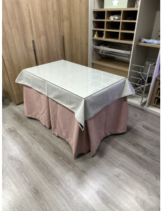 Ropa de Mesa Camilla Antimanchas Aterciopelada Triplegrueso color Rosa con Tapete Liso Marfil
