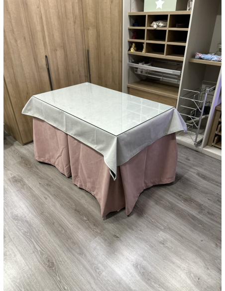 Ropa de Mesa Camilla Antimanchas Aterciopelada Triplegrueso color Rosa con Tapete Liso Marfil