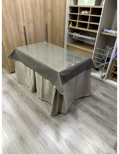 Ropa de Mesa de Camilla Antimanchas Aterciopelada Triplegrueso color Beige con Tapete Liso Chocolate