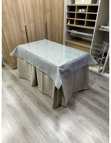 Ropa de Mesa de Camilla Antimanchas Aterciopelada Triplegrueso color Beige con Tapete Liso Gris