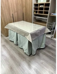 Ropa de Mesa Camilla Antimanchas Aterciopelada Triplegrueso color Roca con Tapete Liso Beige