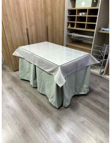 Ropa de Mesa Camilla Antimanchas Aterciopelada Triplegrueso color Roca con Tapete Liso Marfil