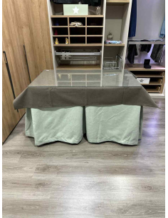 Ropa de Mesa Camilla Antimanchas Aterciopelada Triplegrueso color Roca con Tapete Liso Chocolate 2