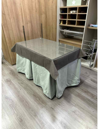 Ropa de Mesa Camilla Antimanchas Aterciopelada Triplegrueso color Roca con Tapete Liso Chocolate