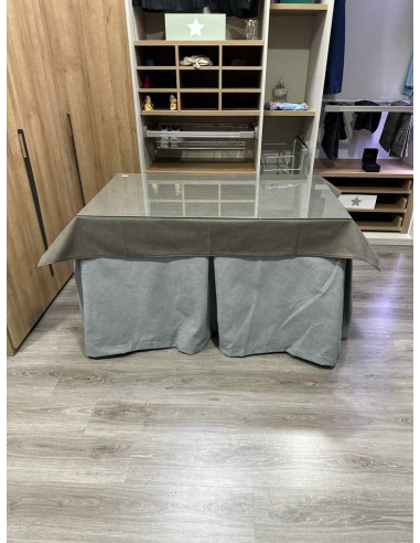 Ropa de Mesa Camilla Antimanchas Aterciopelada Triplegrueso color Gris con Tapete Liso Chocolate