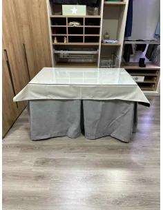 Ropa de Mesa Camilla Antimanchas Aterciopelada Triplegrueso color Gris con Tapete Liso Marfil 2