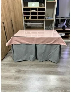 Ropa de Mesa Camilla Antimanchas Aterciopelada Triplegrueso color Gris con Tapete Liso Rosa 2