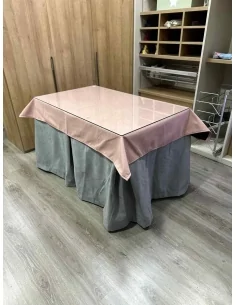 Ropa de Mesa Camilla Antimanchas Aterciopelada Triplegrueso color Gris con Tapete Liso Rosa