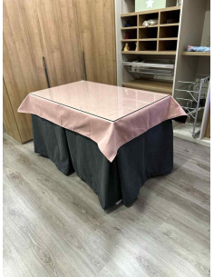 Ropa de Mesa Camilla Antimanchas Aterciopelada Triplegrueso color Grafito con Tapete Liso Rosa