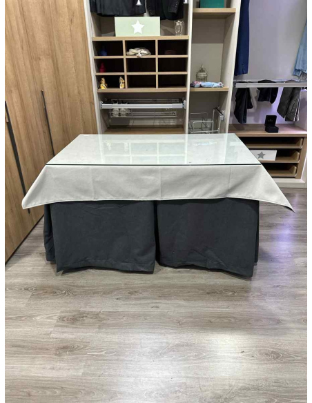 Ropa de Mesa Camilla Antimanchas Aterciopelada Triplegrueso color Grafito con Tapete Liso Marfil