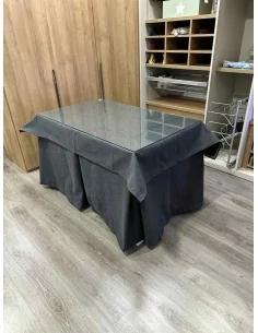 Ropa de Mesa Camilla Antimanchas Aterciopelada Triplegrueso color Grafito con Tapete Liso Grafito