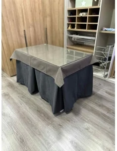 Ropa de Mesa Camilla Antimanchas Aterciopelada Triplegrueso color Grafito con Tapete Liso Chocolate