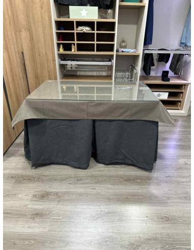 Ropa de Mesa Camilla Antimanchas Aterciopelada Triplegrueso color Grafito con Tapete Liso Chocolate