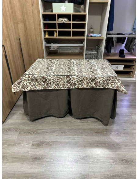 Conjunto Completo Antimanchas Aterciopelada Triplegrueso color Chocolate con Tapete Vintage