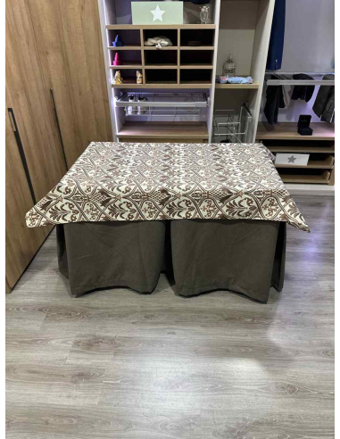 Conjunto Completo Antimanchas Aterciopelada Triplegrueso color Chocolate con Tapete Vintage