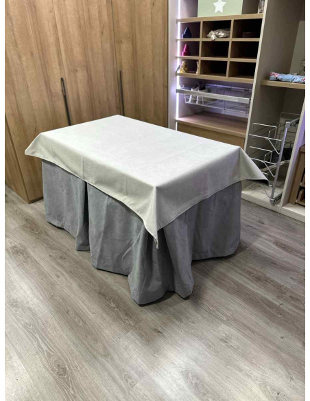 Conjunto Completo Antimanchas Aterciopelada Triplegrueso color Gris con Tapete Liso Marfil