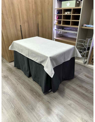 Conjunto Completo Antimanchas Aterciopelada Triplegrueso color Grafito con Tapete Liso Marfil